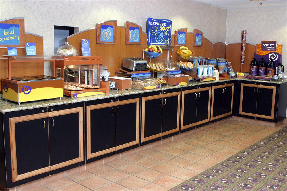 Holiday Inn Express Hotel And Suites Fort Worth/I-20 Dış mekan fotoğraf