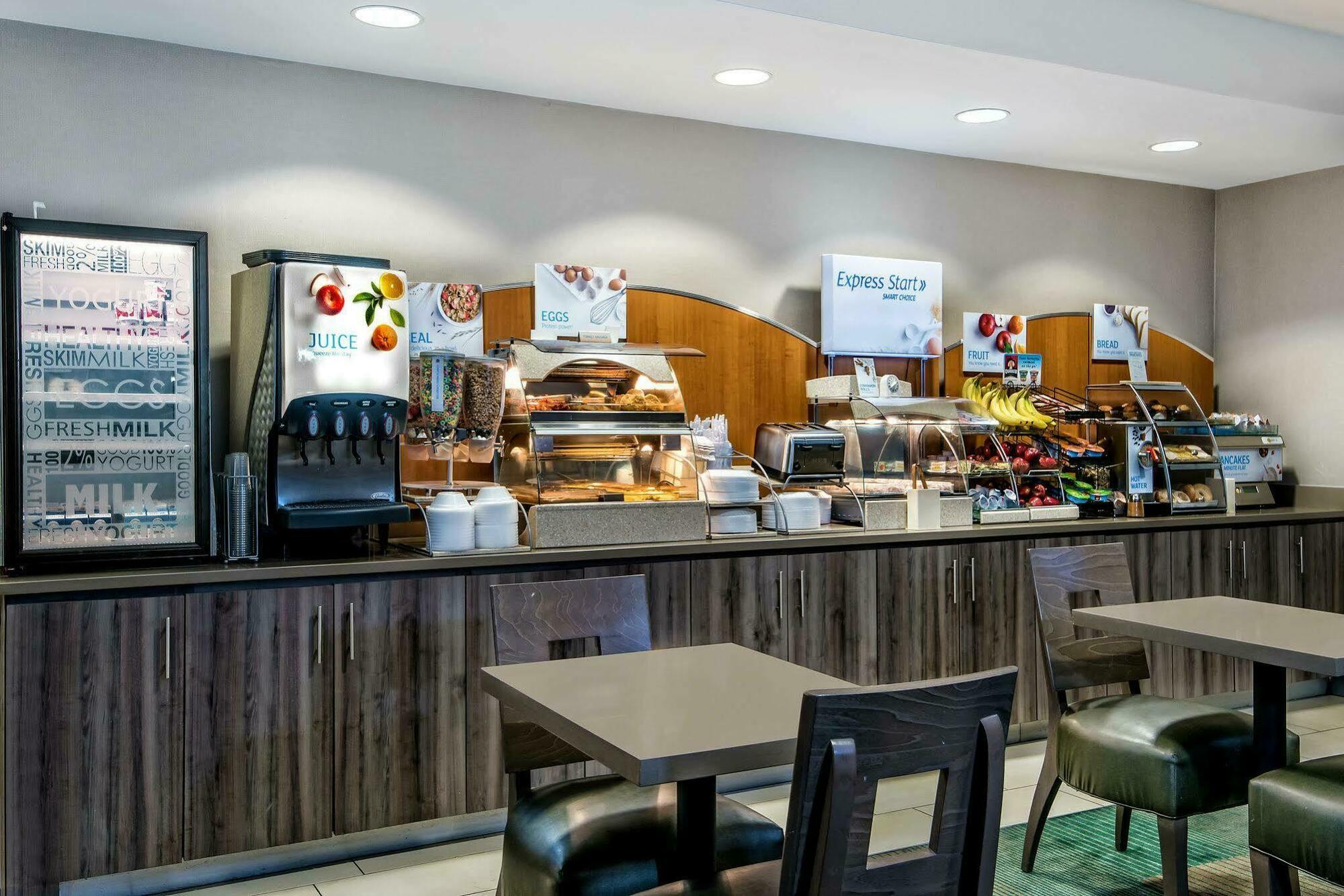 Holiday Inn Express Hotel And Suites Fort Worth/I-20 Dış mekan fotoğraf